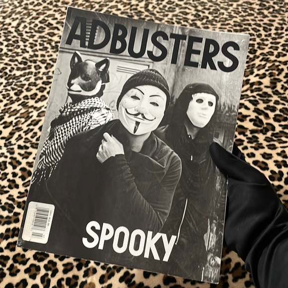 2016 ADBUSTERS Magazine Vol. 24 No. 2 Spooky Vendetta Anarchy Anonymous Mask - Picture 13 of 17